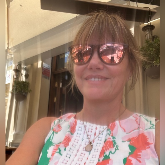 Meet your Posher, Shannon - Picture 2 of 2